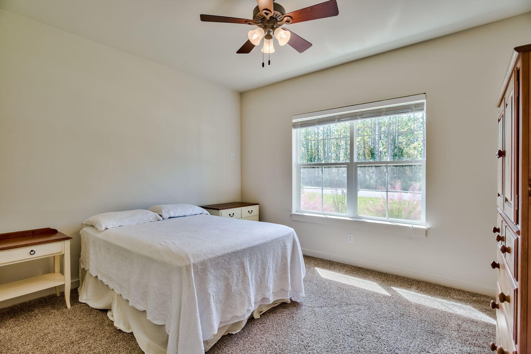 SECLUSION BAY - Residential