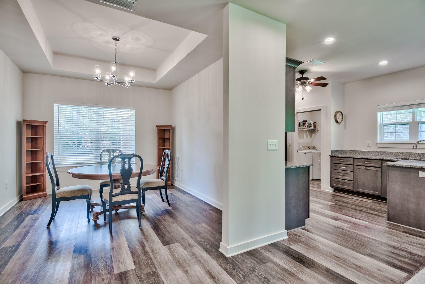 SECLUSION BAY - Residential