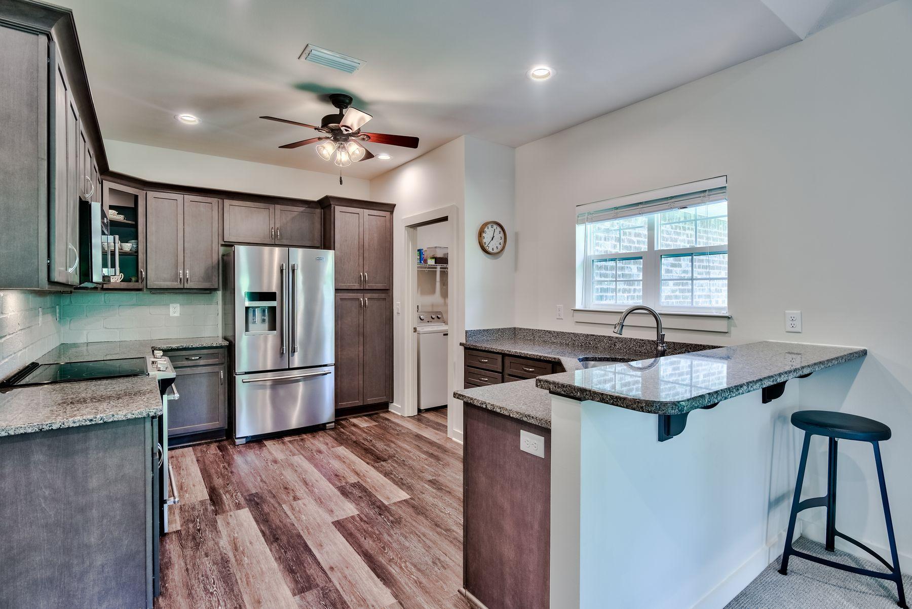 SECLUSION BAY - Residential