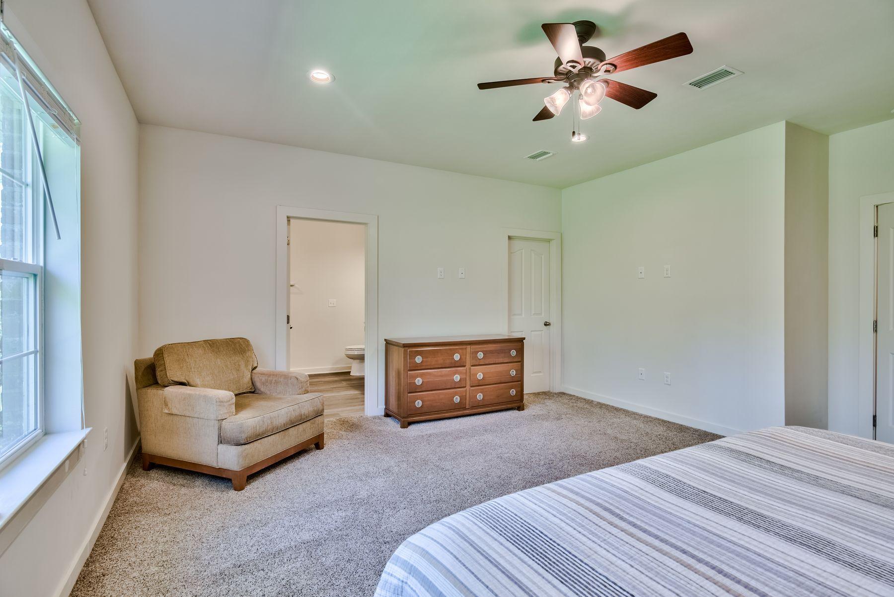 SECLUSION BAY - Residential