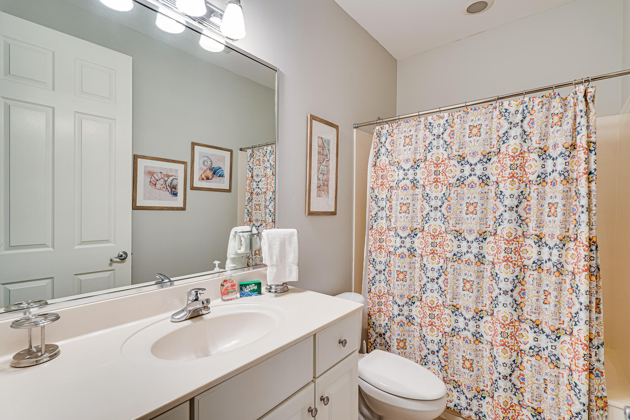 CRYSTAL LAKE - Residential