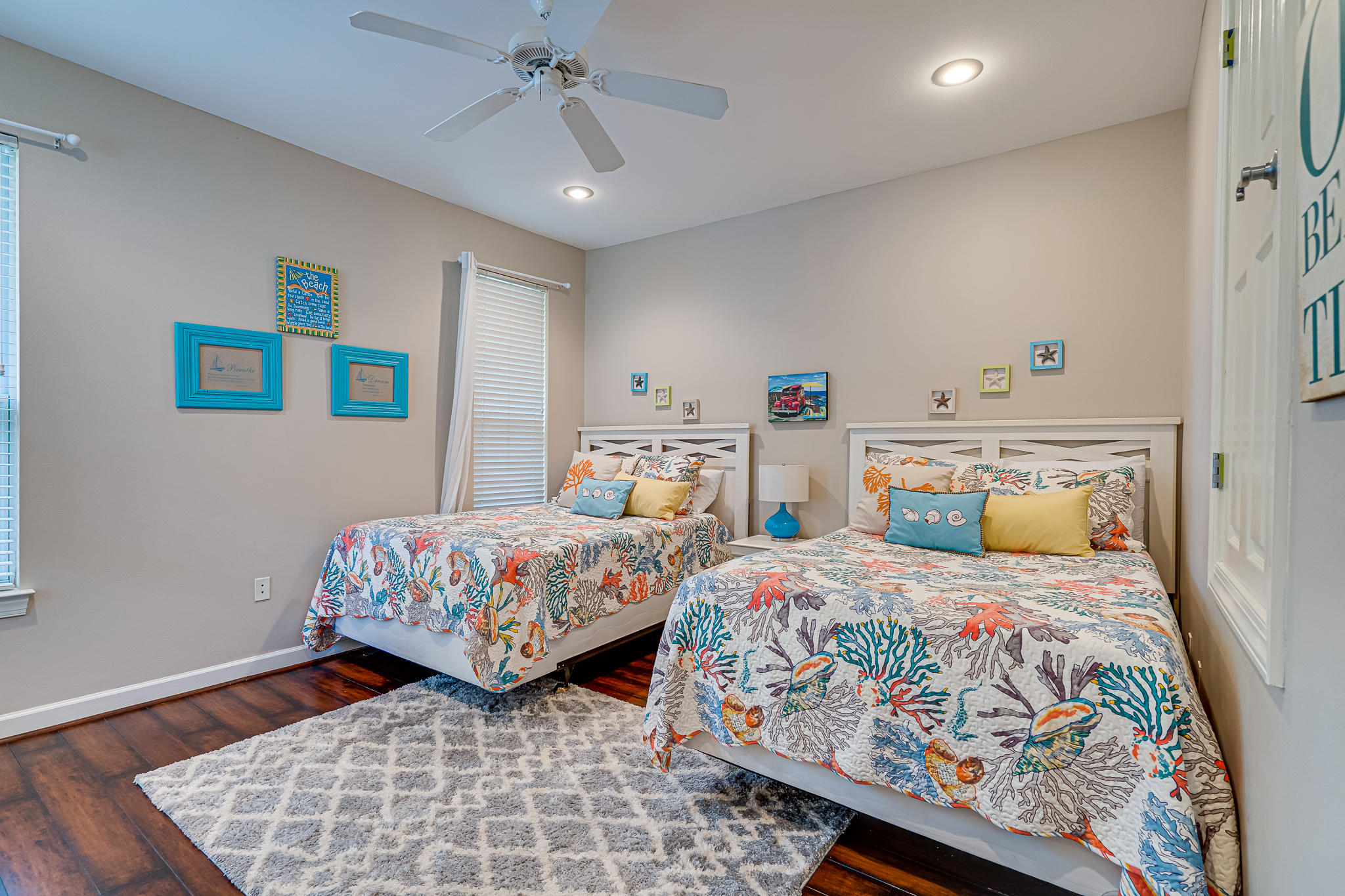 CRYSTAL LAKE - Residential