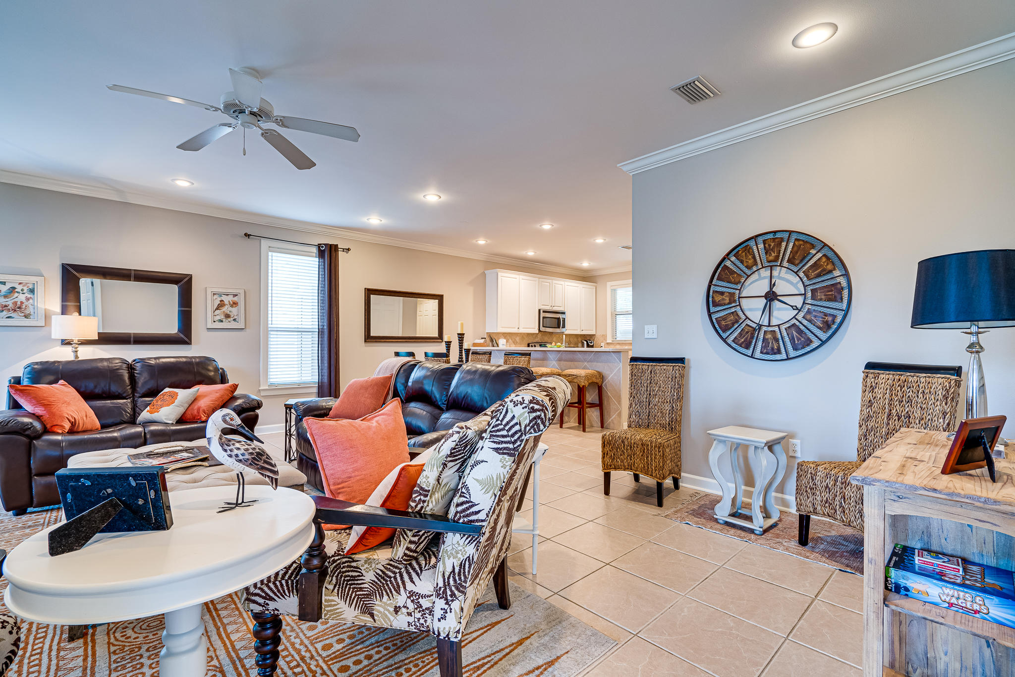 CRYSTAL LAKE - Residential