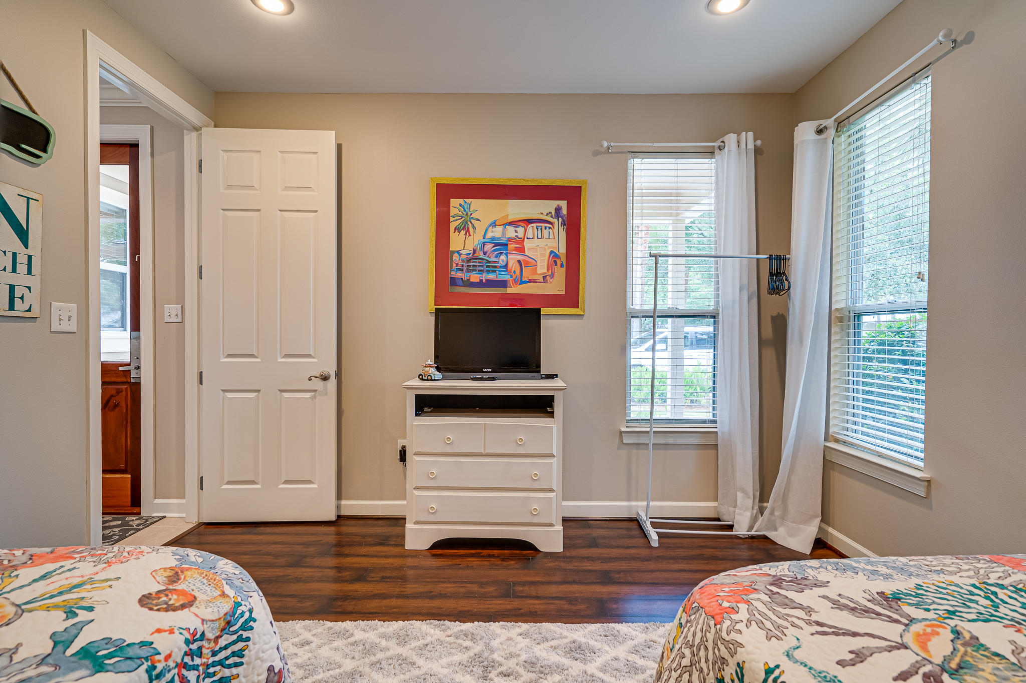 CRYSTAL LAKE - Residential