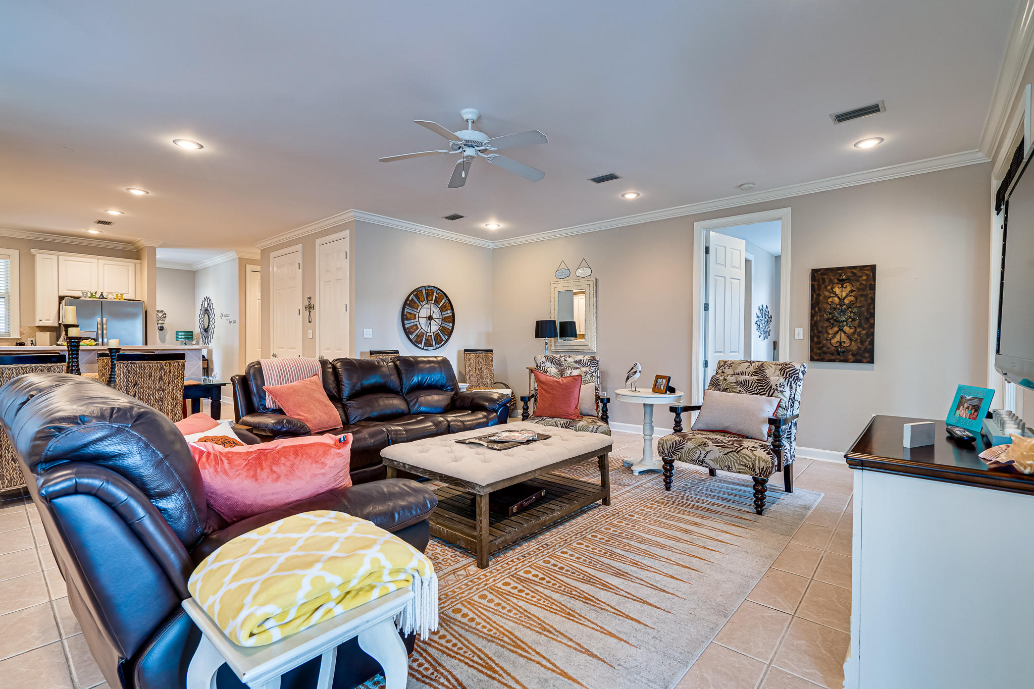 CRYSTAL LAKE - Residential