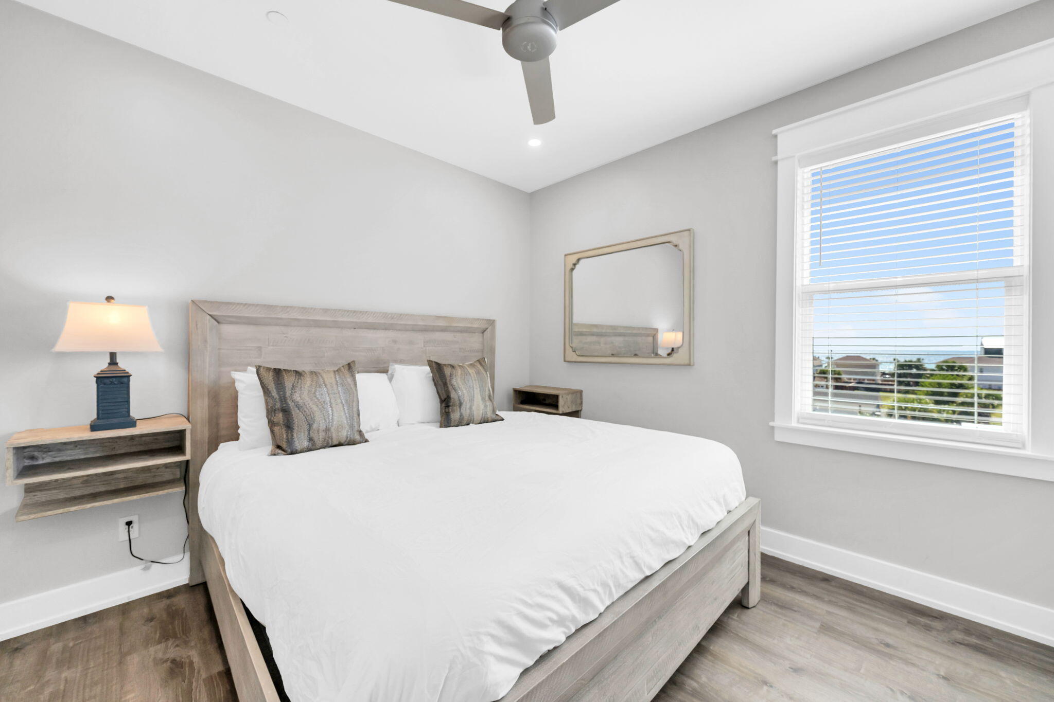 BID-A-WEE S/D - Residential