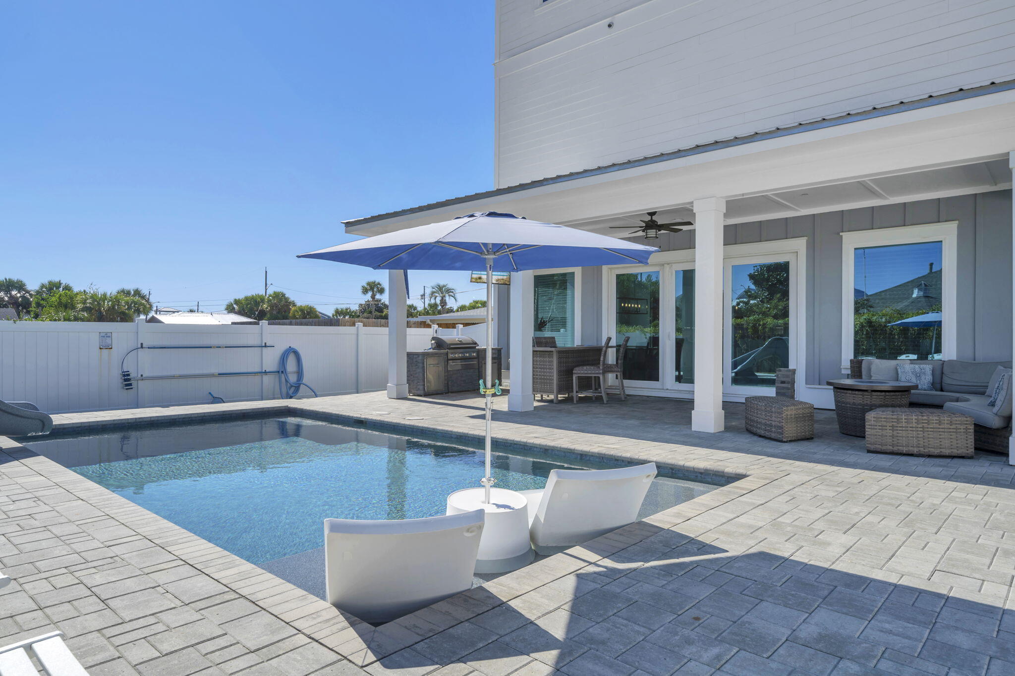 BID-A-WEE S/D - Residential