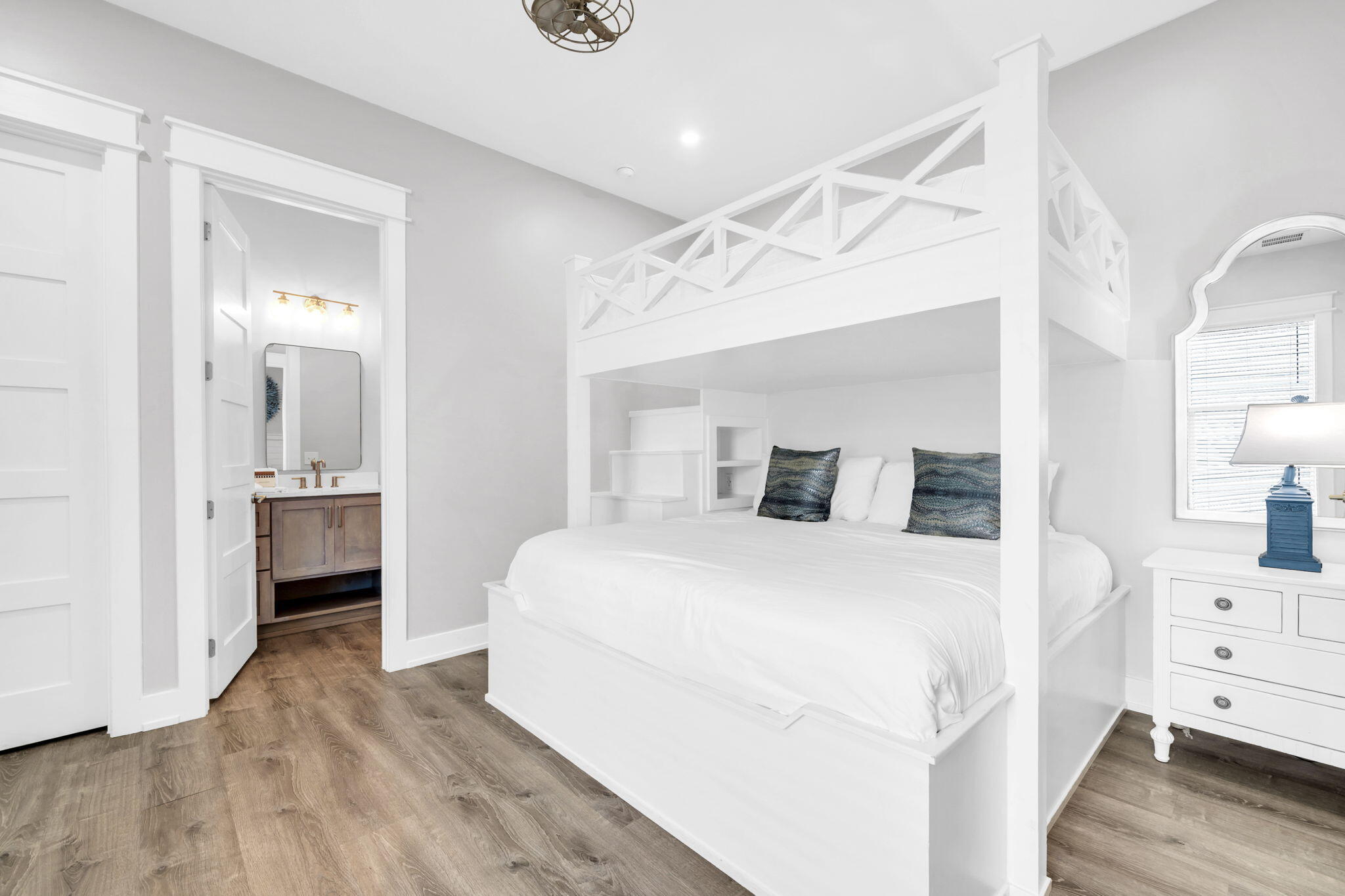 BID-A-WEE S/D - Residential