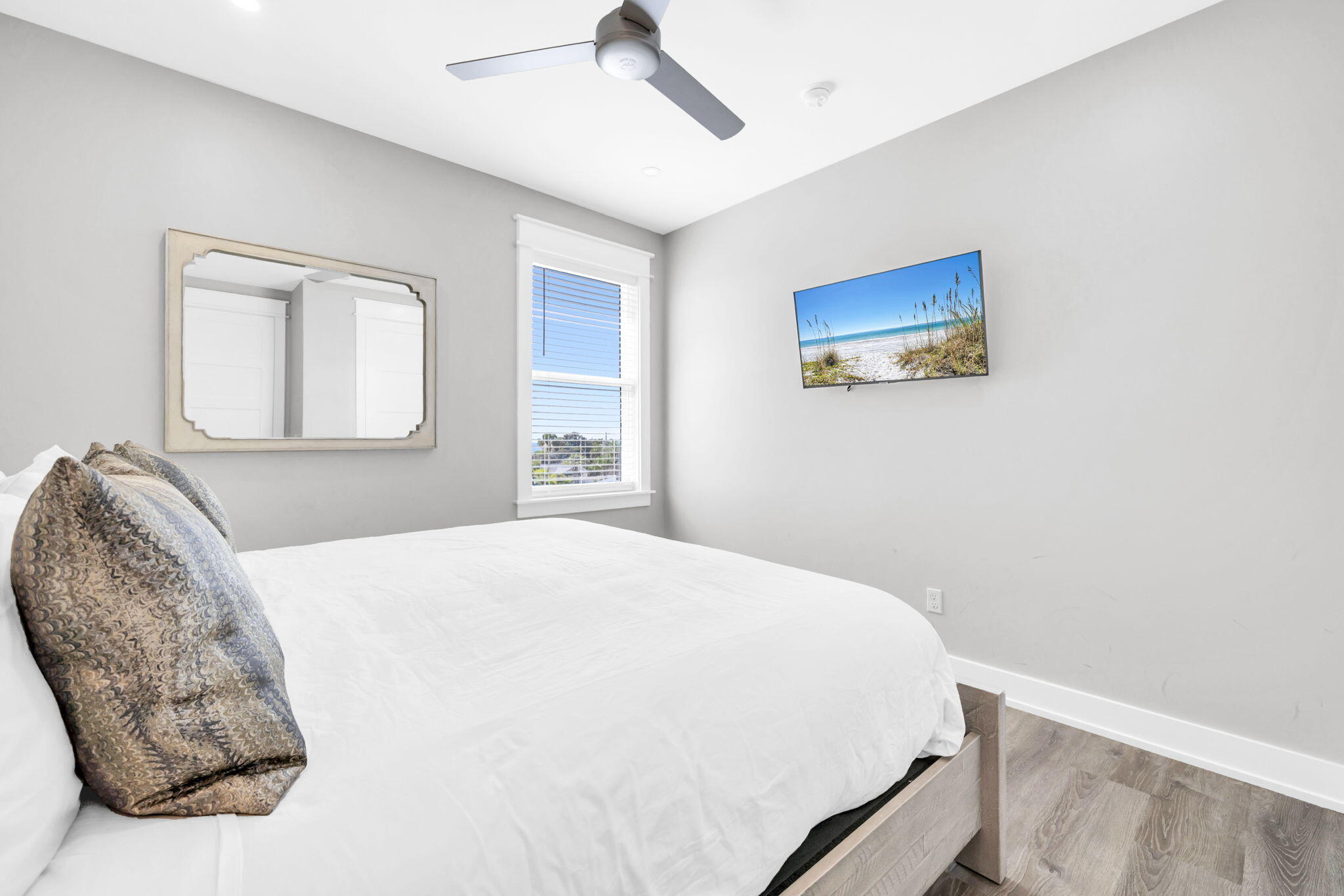BID-A-WEE S/D - Residential