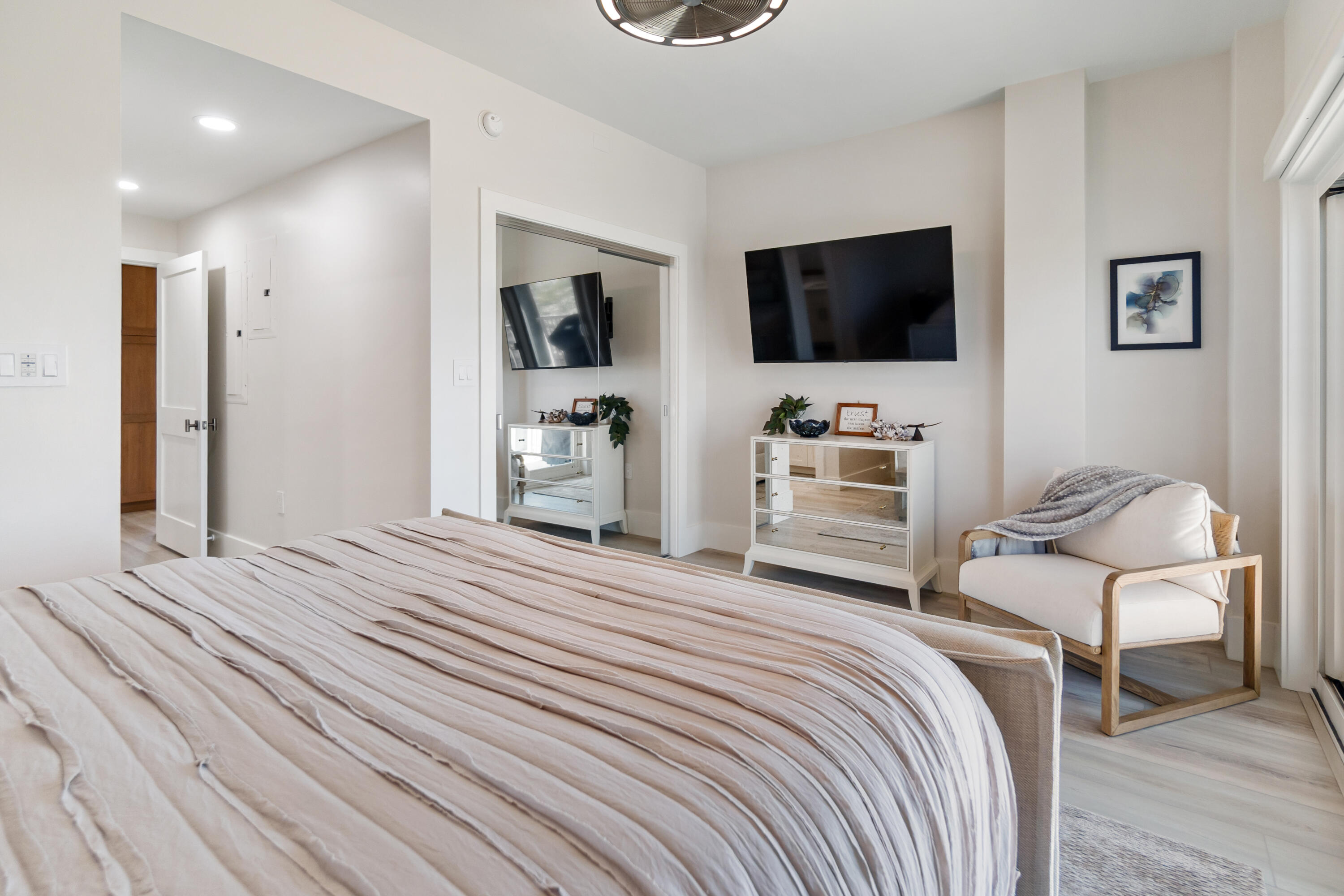 PORT SIDE VILLAS CONDOMINIUM - Residential