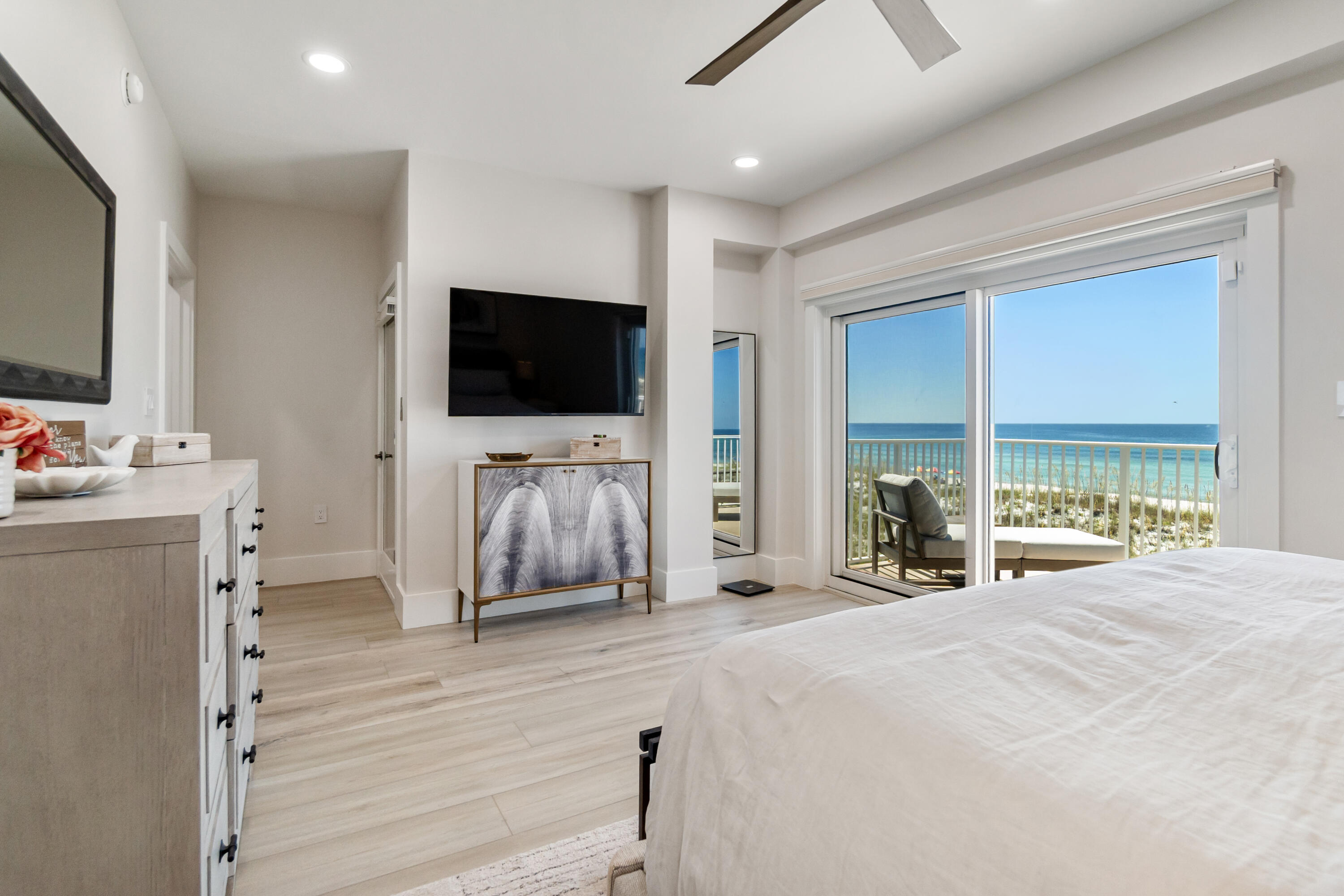 PORT SIDE VILLAS CONDOMINIUM - Residential
