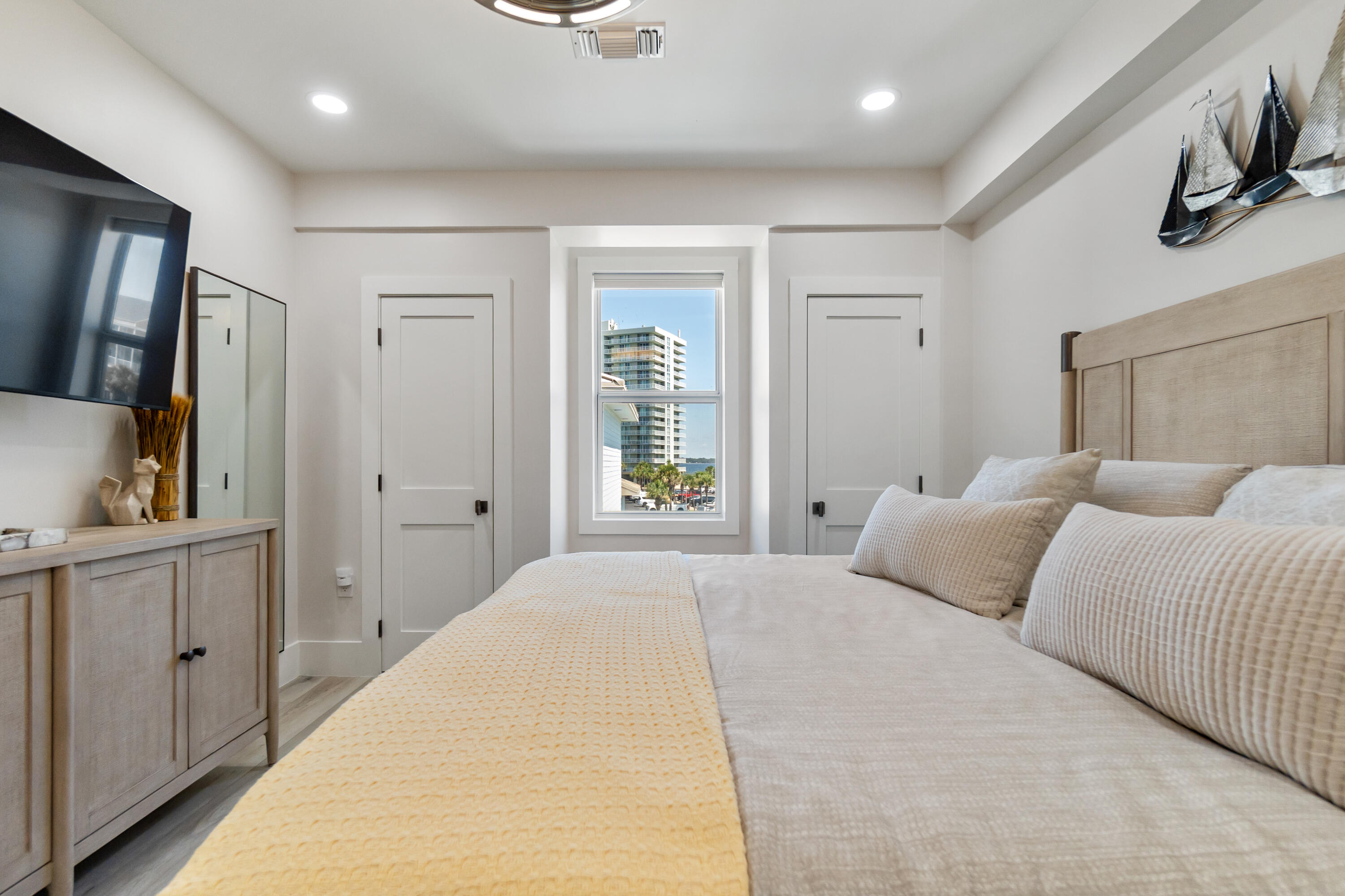 PORT SIDE VILLAS CONDOMINIUM - Residential