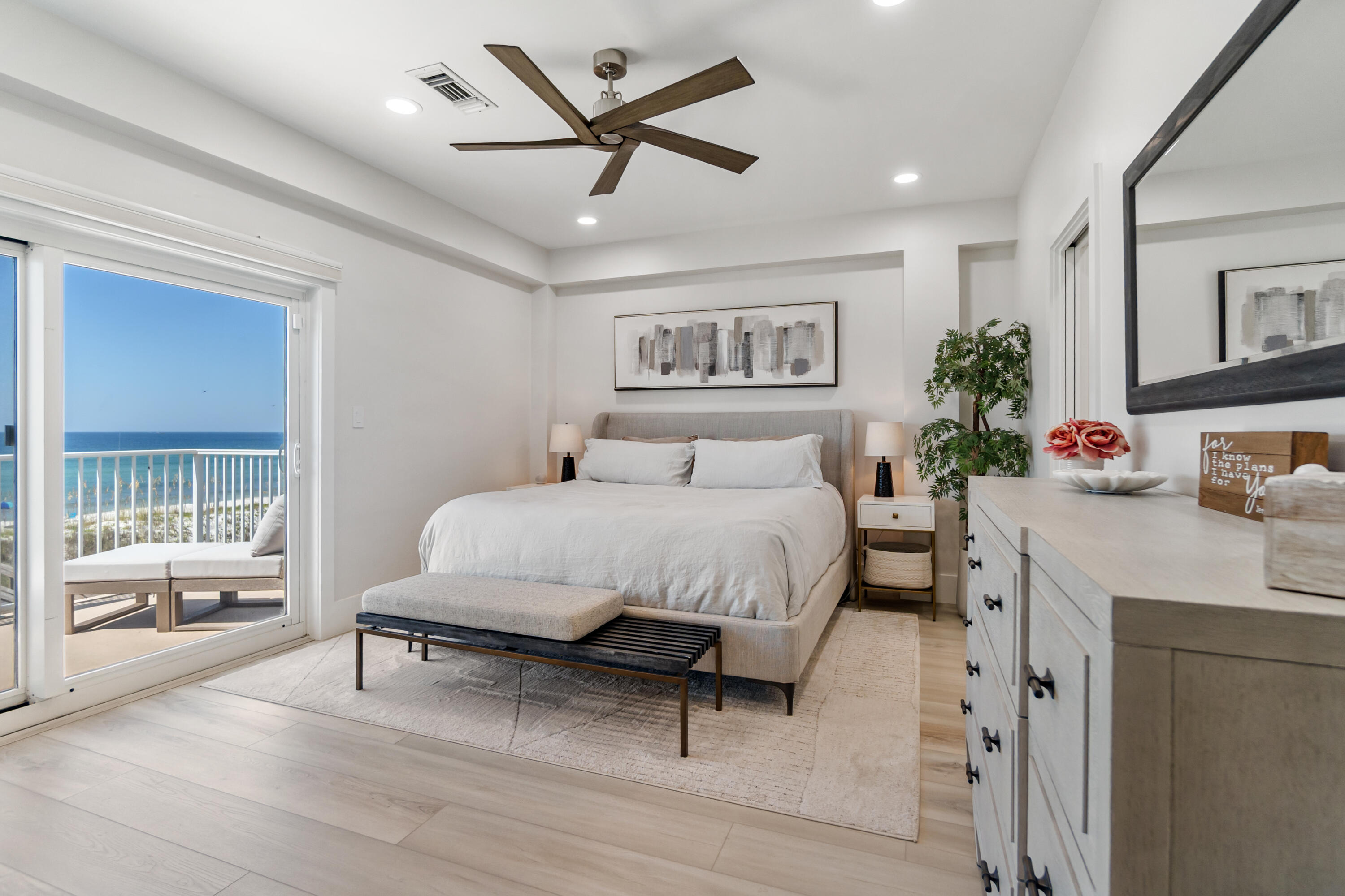 PORT SIDE VILLAS CONDOMINIUM - Residential