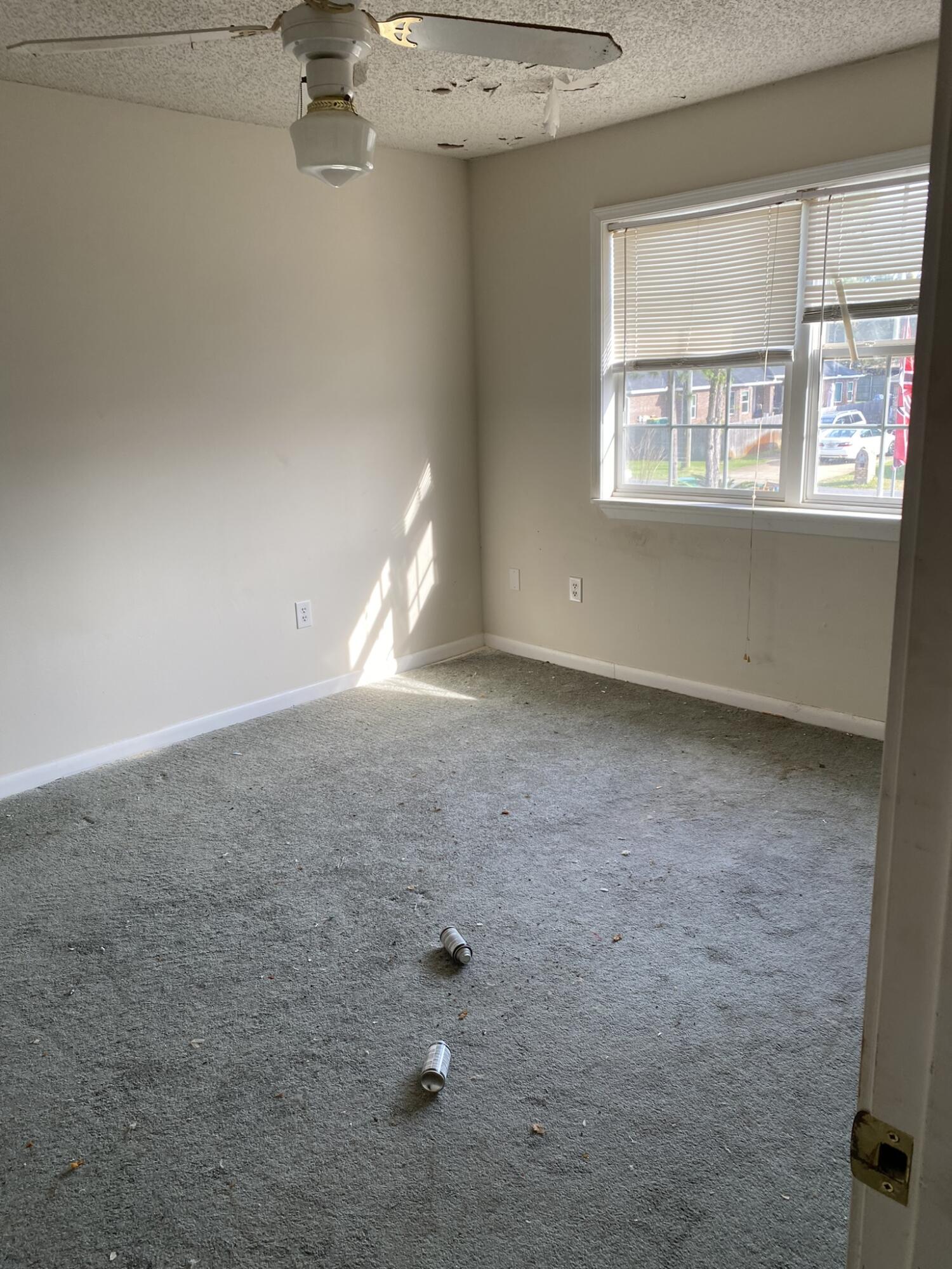 PINE SHADOWS T/H - Residential