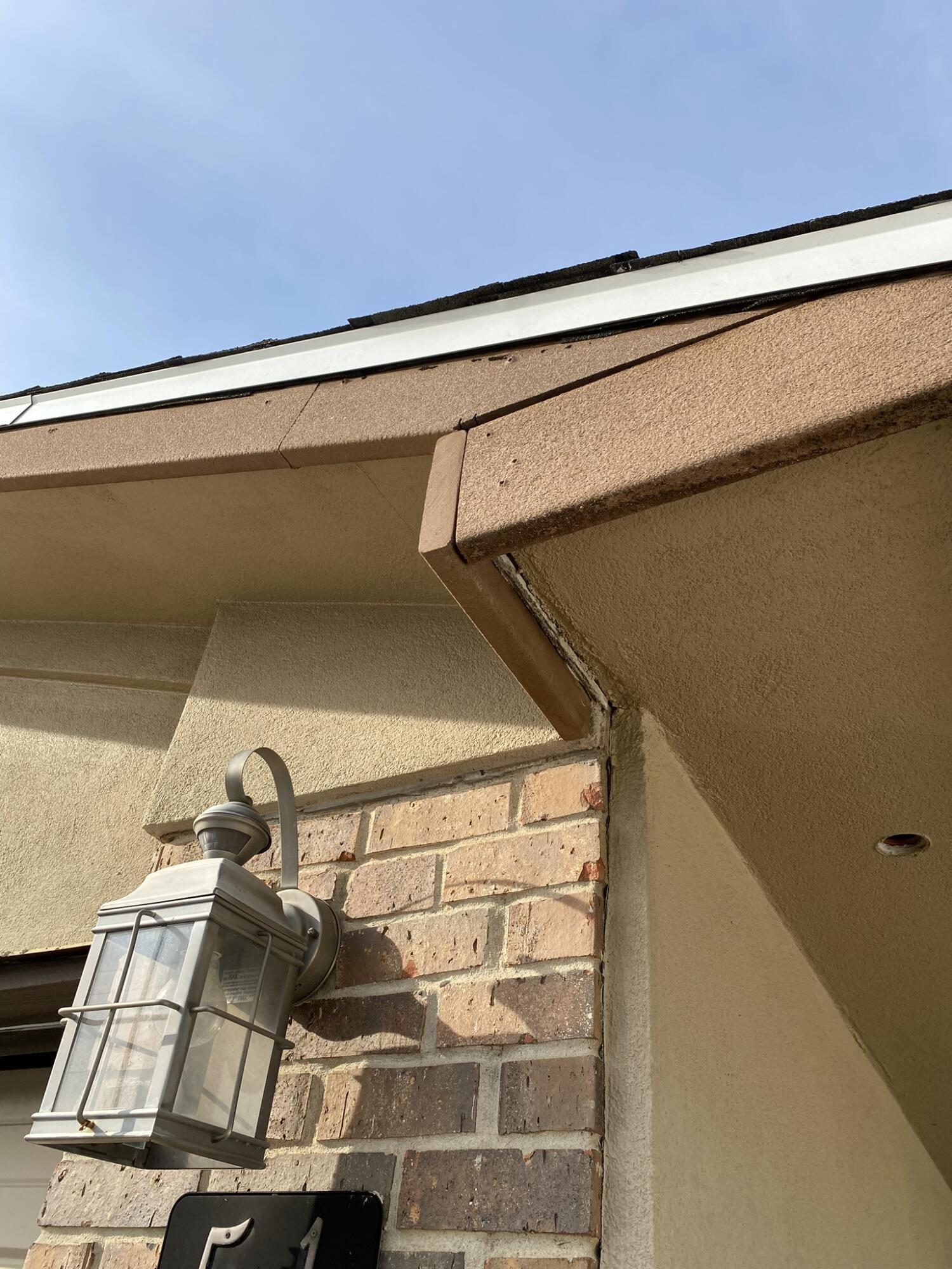 PINE SHADOWS T/H - Residential