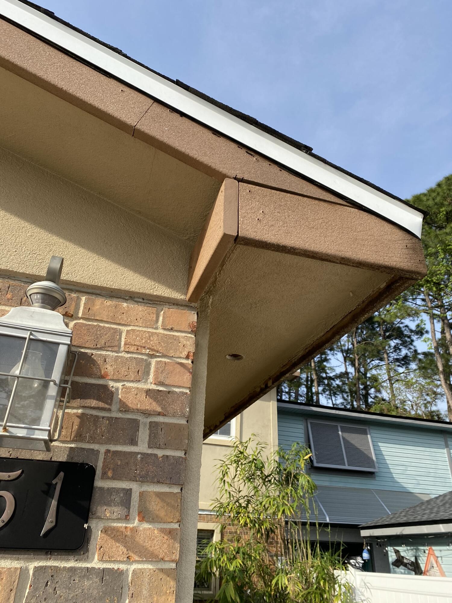 PINE SHADOWS T/H - Residential