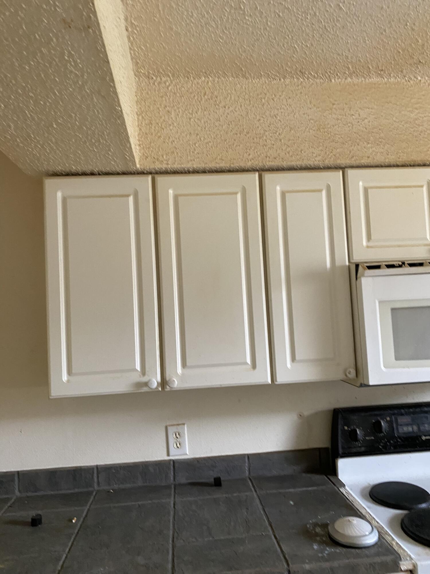 PINE SHADOWS T/H - Residential