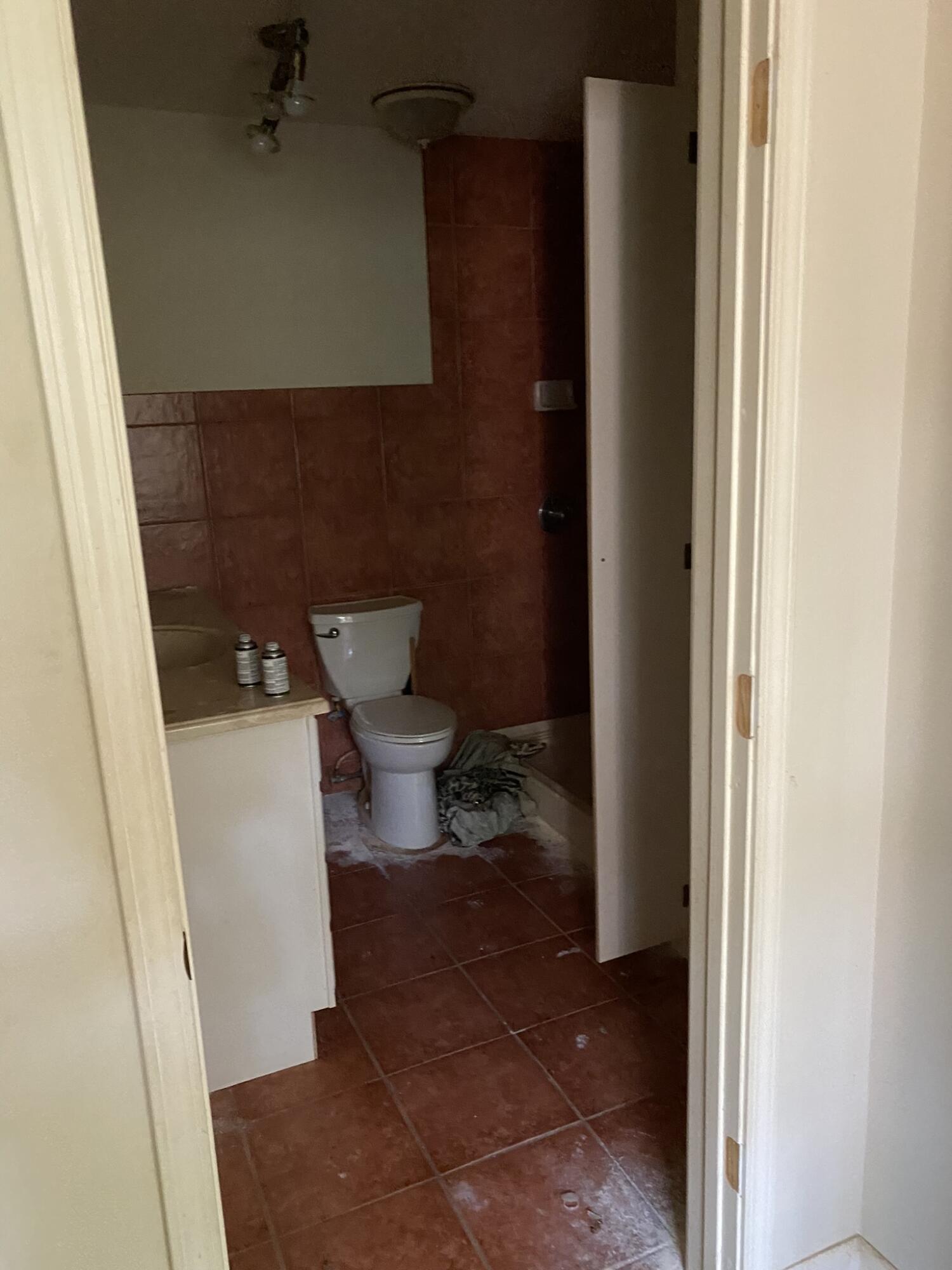 PINE SHADOWS T/H - Residential