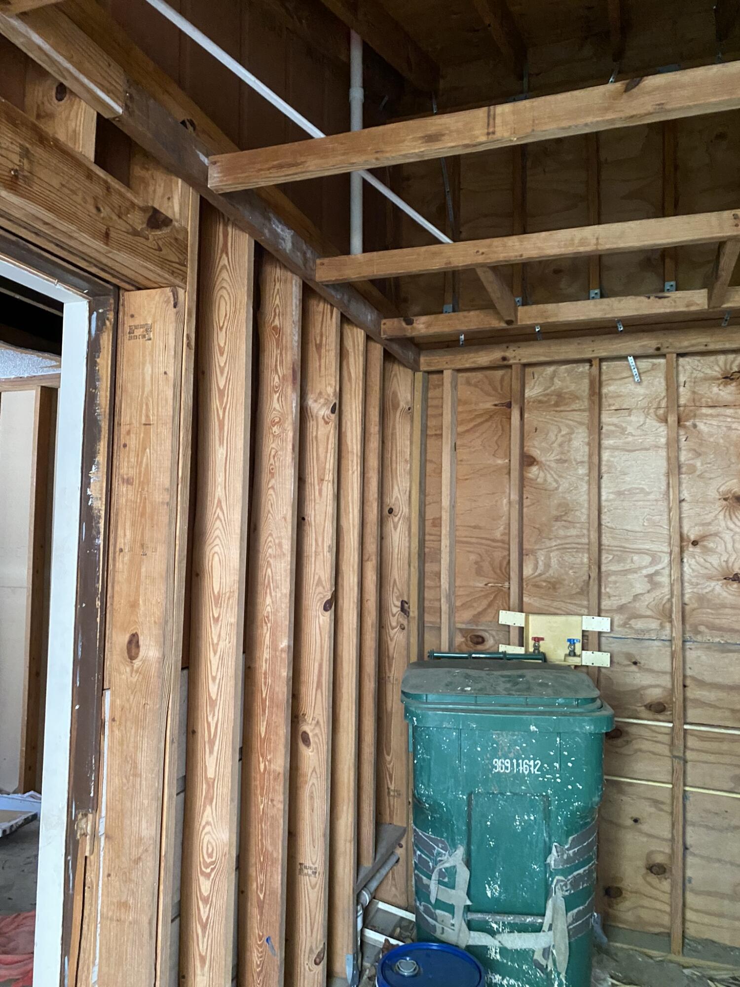 PINE SHADOWS T/H - Residential