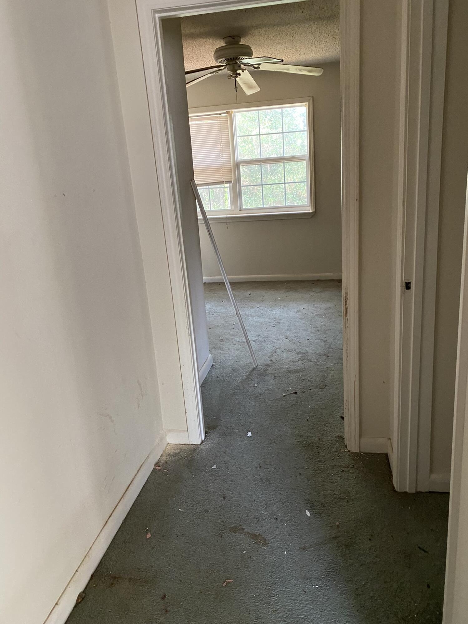 PINE SHADOWS T/H - Residential