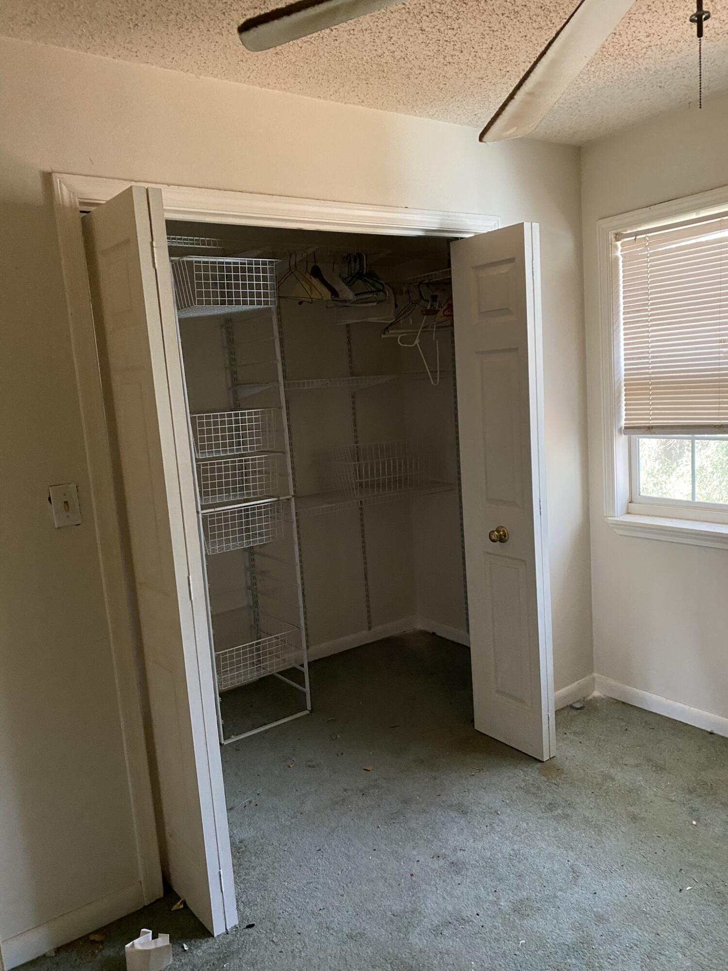 PINE SHADOWS T/H - Residential