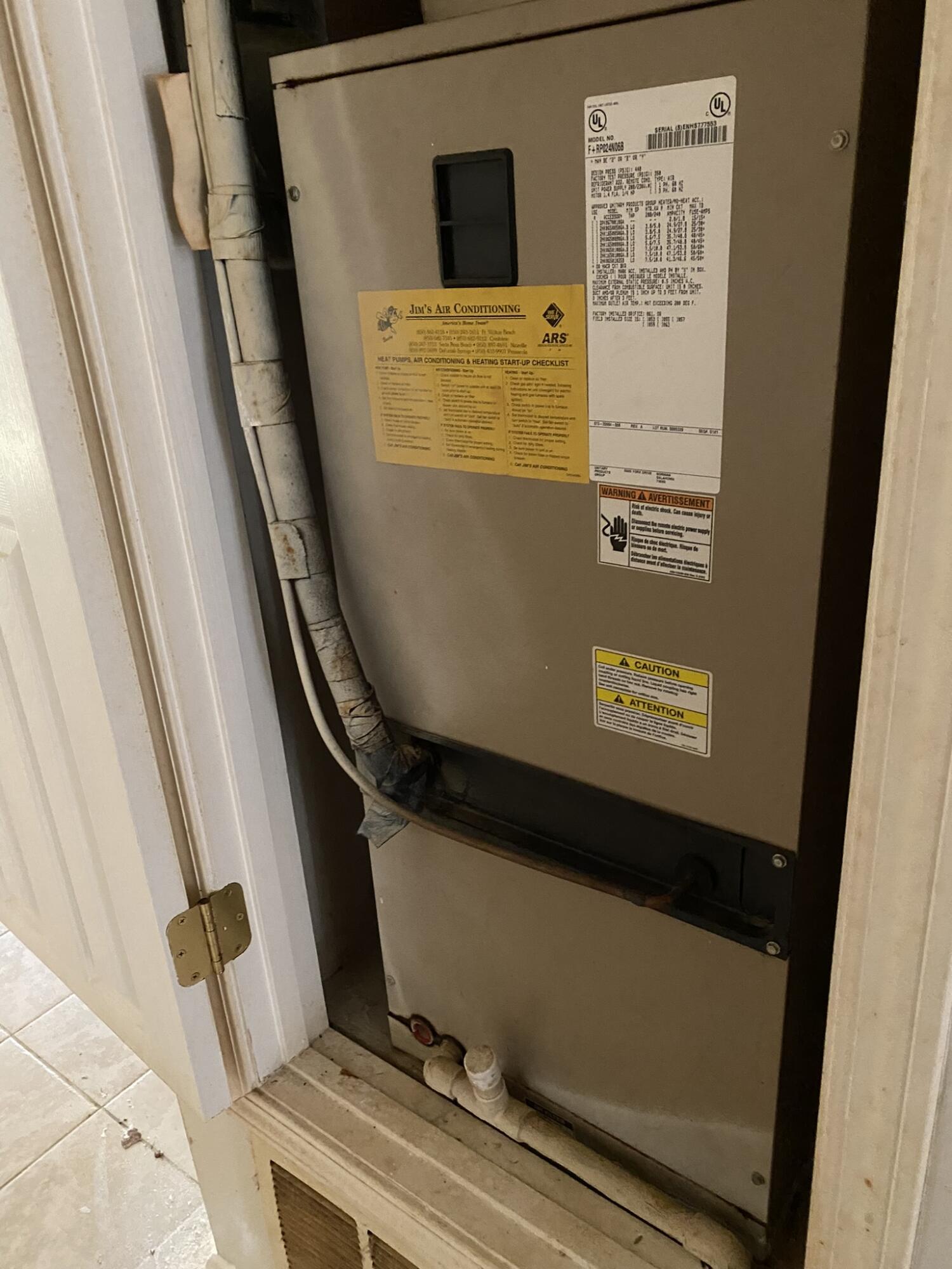 PINE SHADOWS T/H - Residential