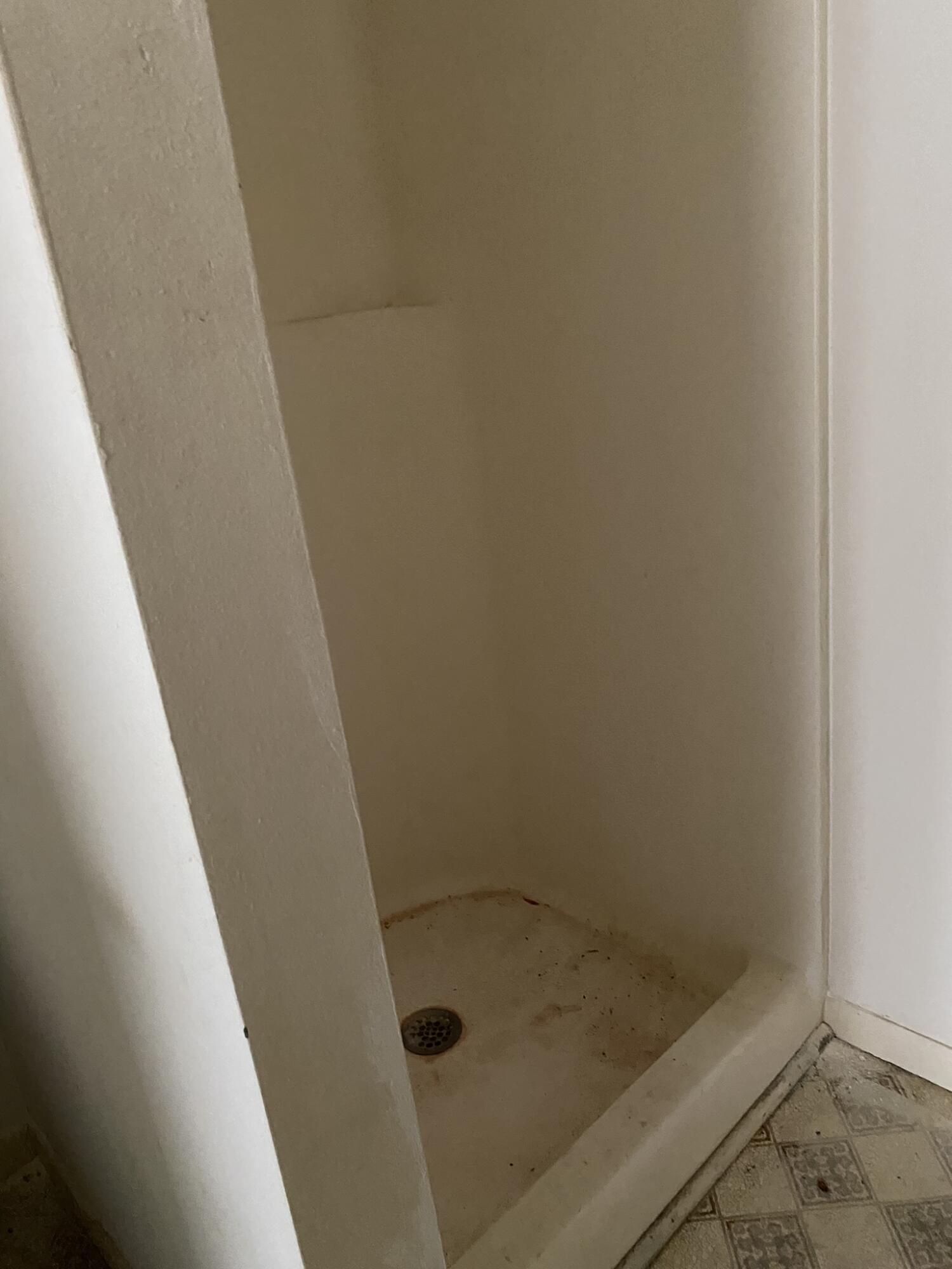 PINE SHADOWS T/H - Residential