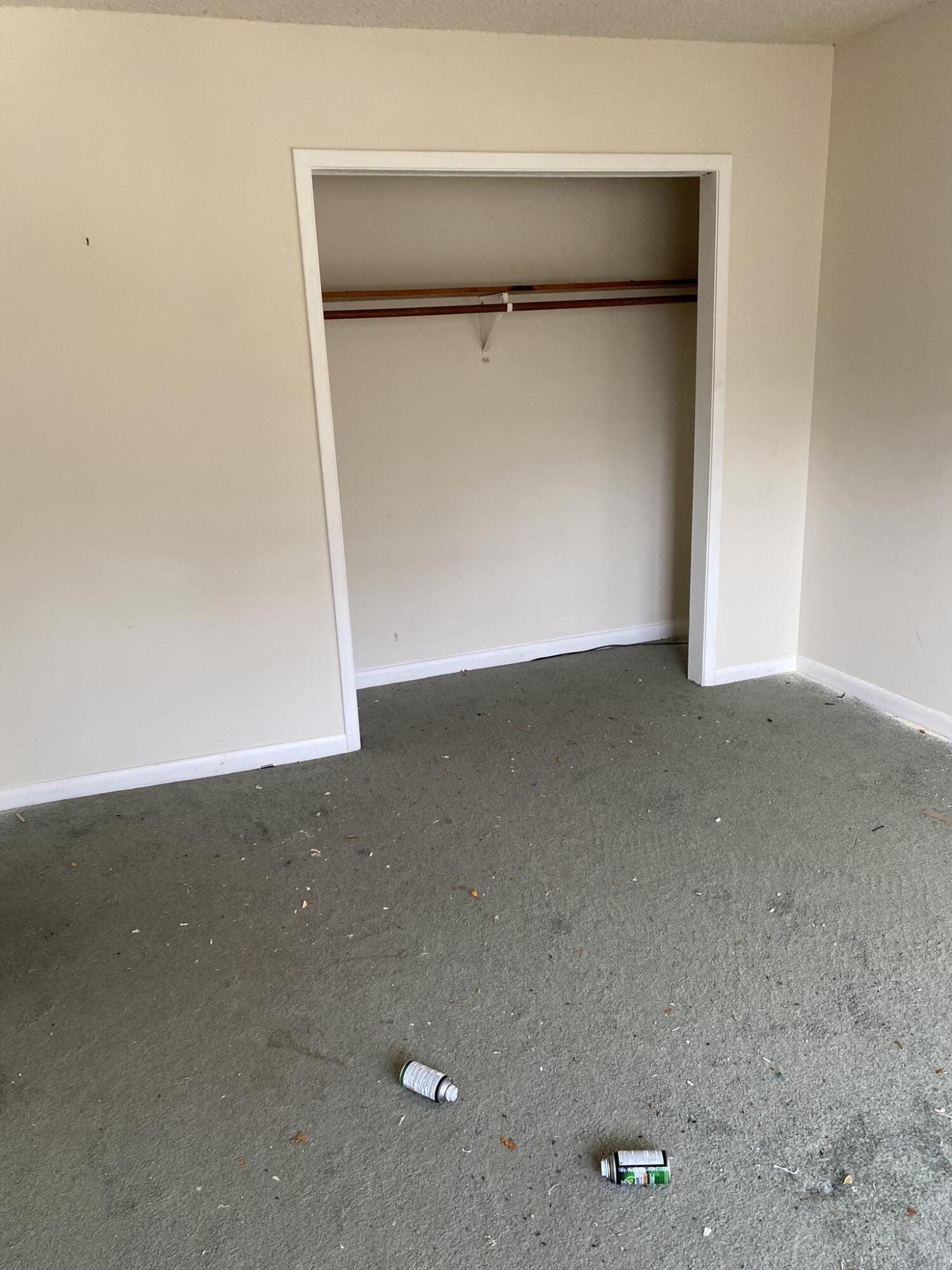 PINE SHADOWS T/H - Residential