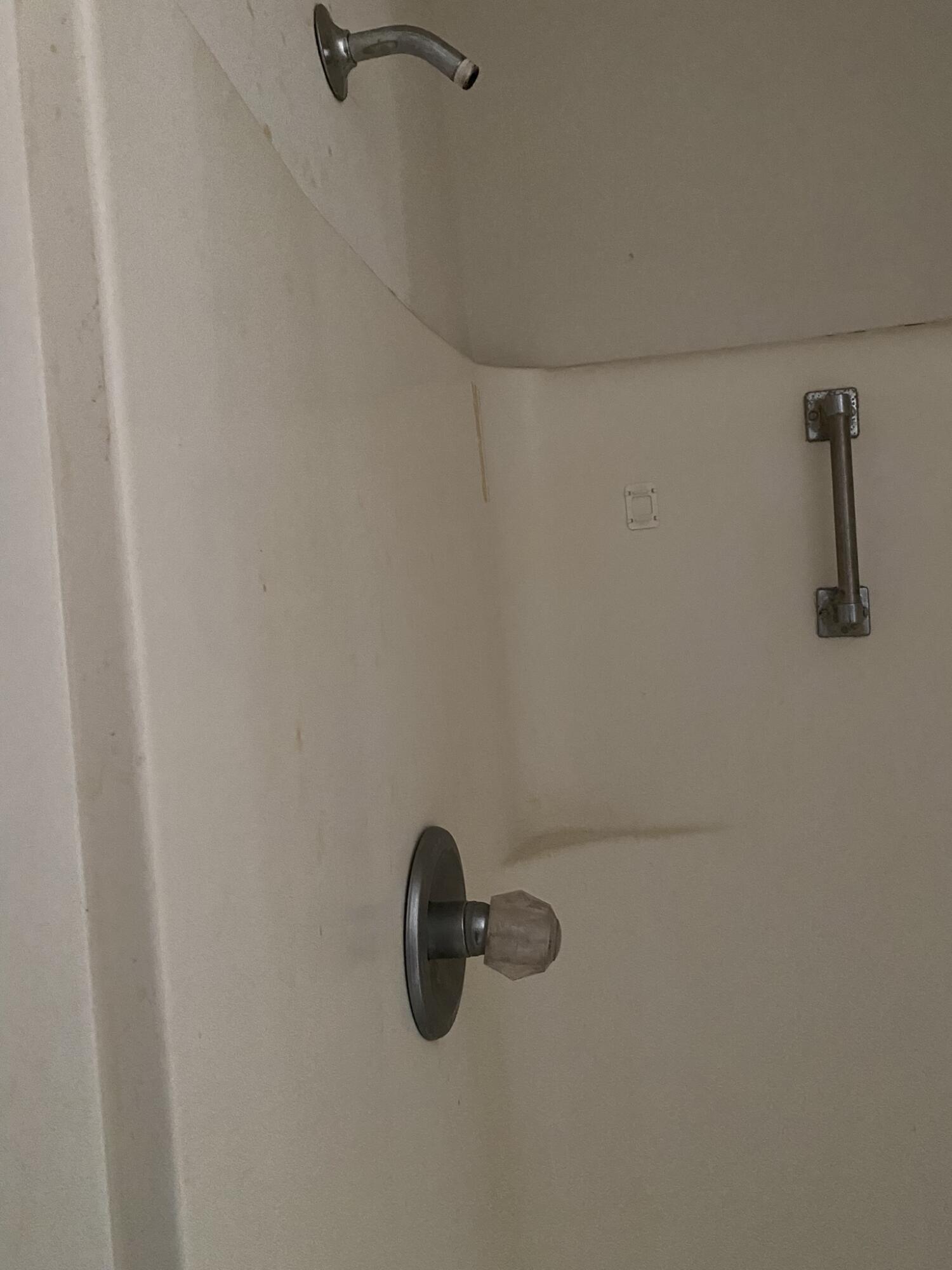 PINE SHADOWS T/H - Residential