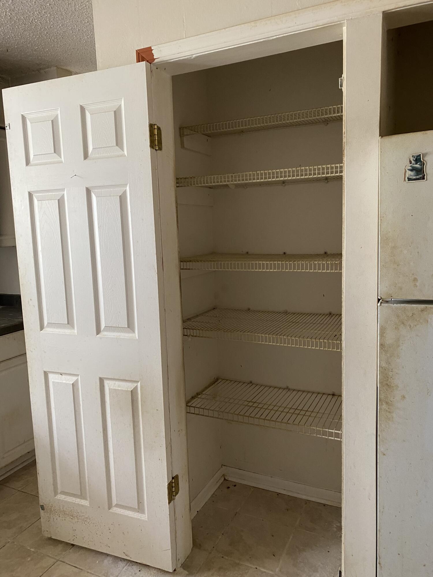 PINE SHADOWS T/H - Residential