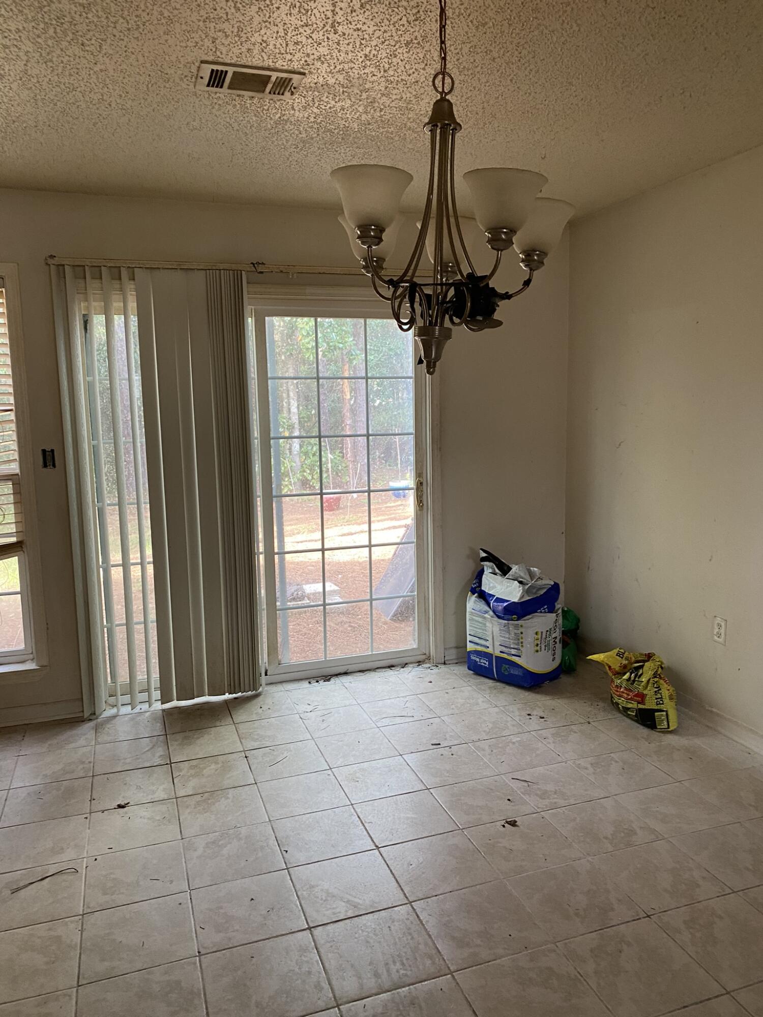 PINE SHADOWS T/H - Residential