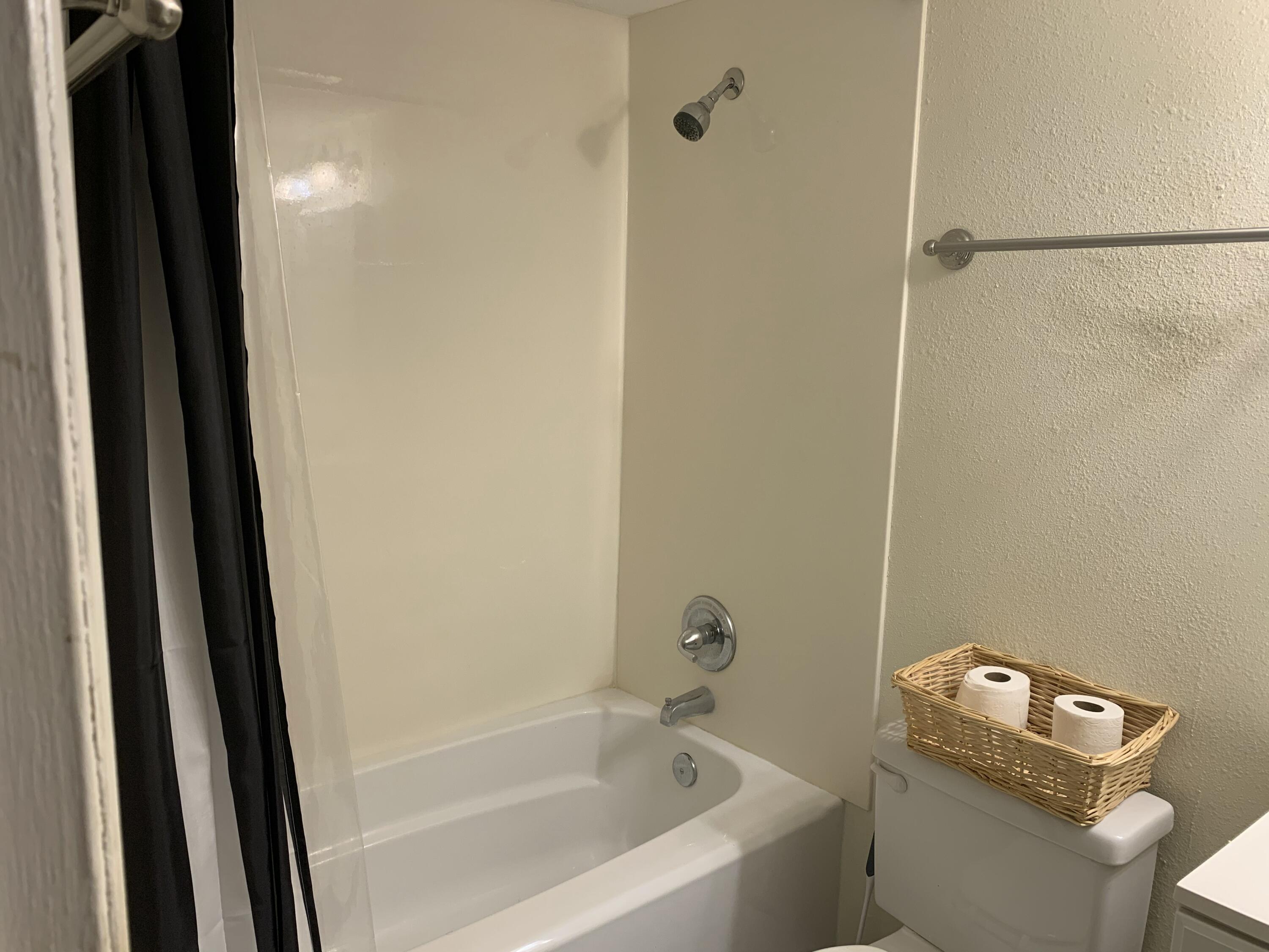 COLLEGE PARK CONDO - Residential Lease