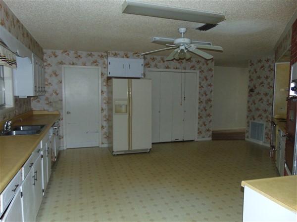 PINE SHORES - Residential