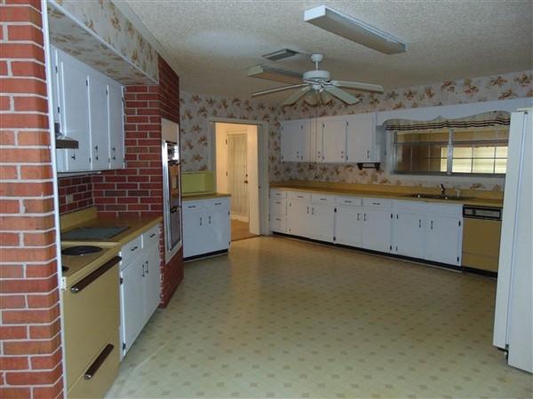 PINE SHORES - Residential