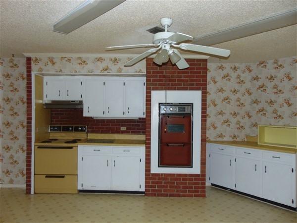 PINE SHORES - Residential