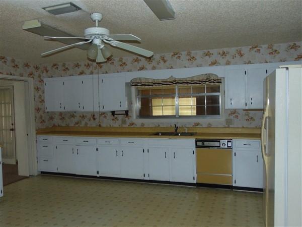 PINE SHORES - Residential