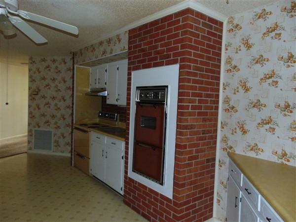 PINE SHORES - Residential