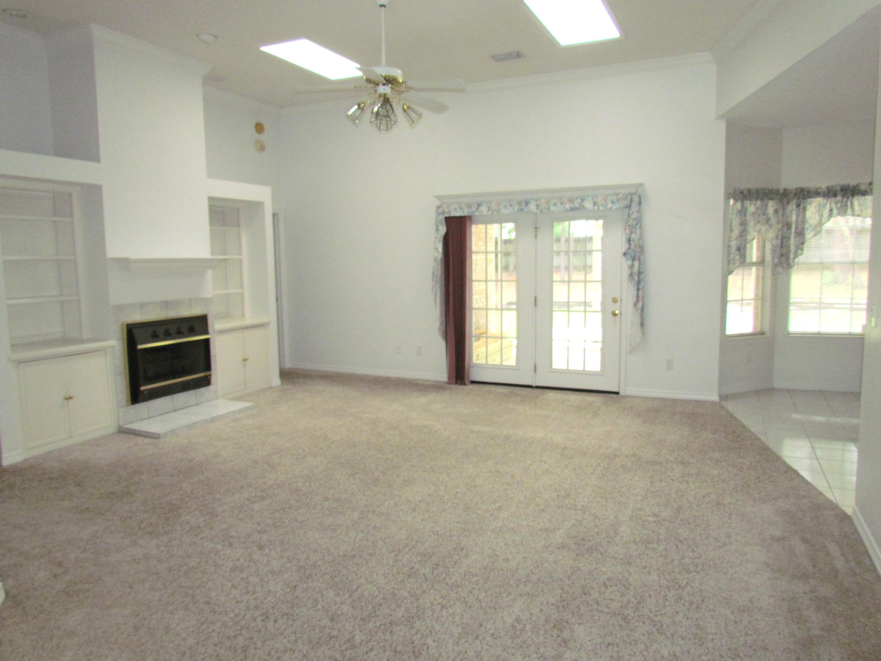 ROCKY BAYOU ESTATES 02 - Residential Lease