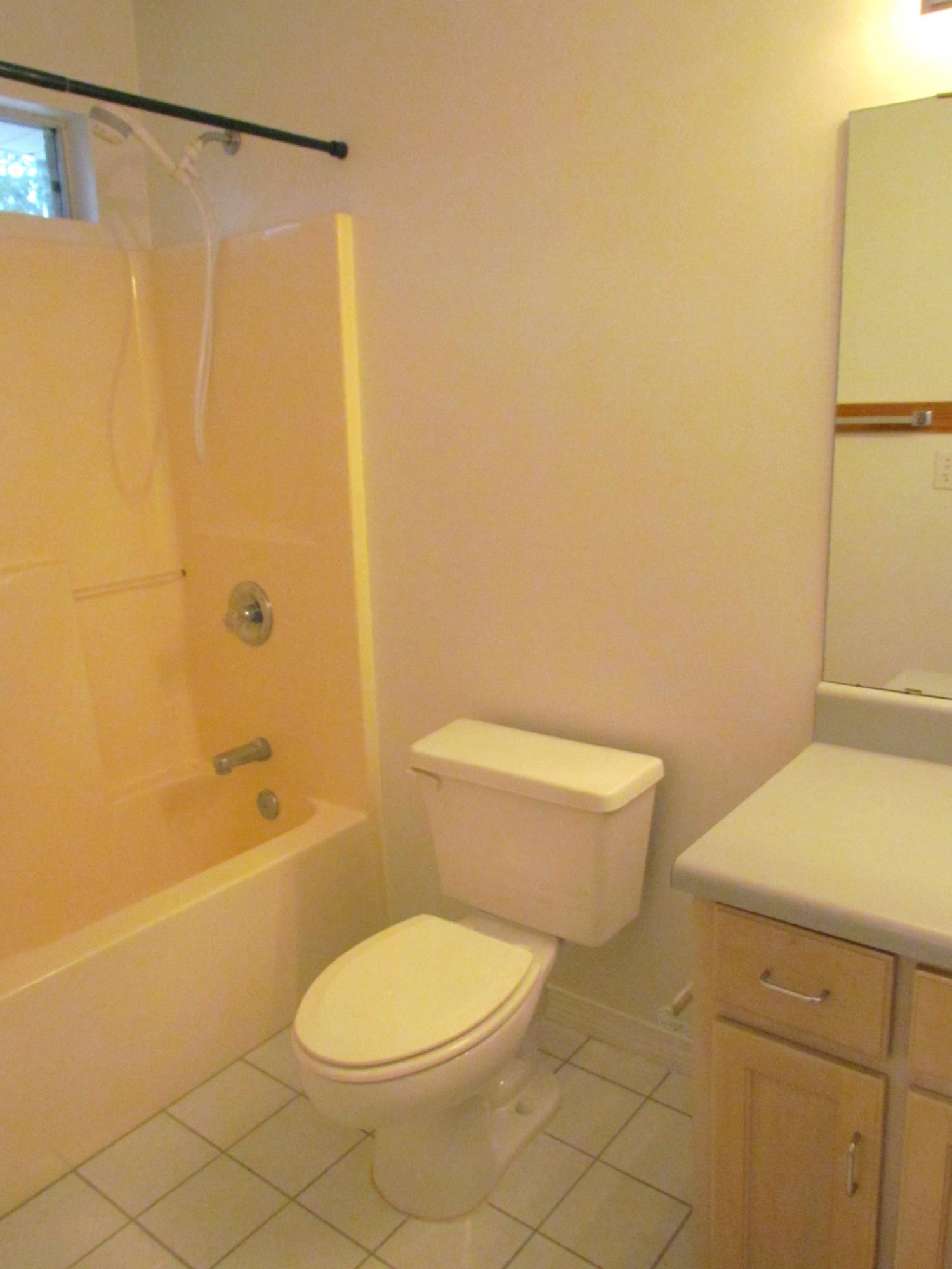 ROCKY BAYOU ESTATES 02 - Residential Lease