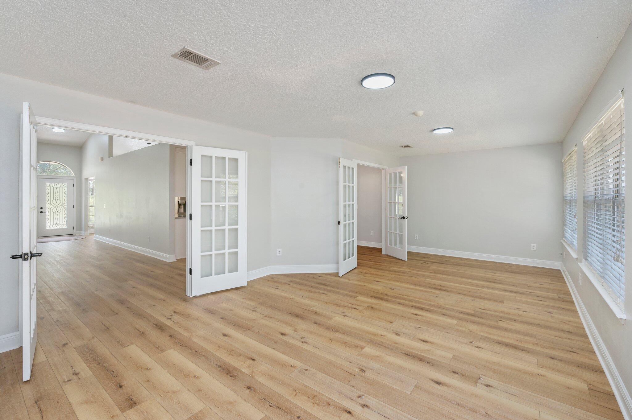 FOX VALLEY - Residential