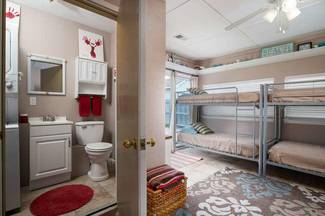 RIVIERA BEACH - Residential