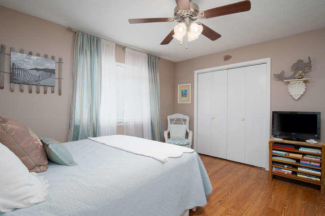 RIVIERA BEACH - Residential