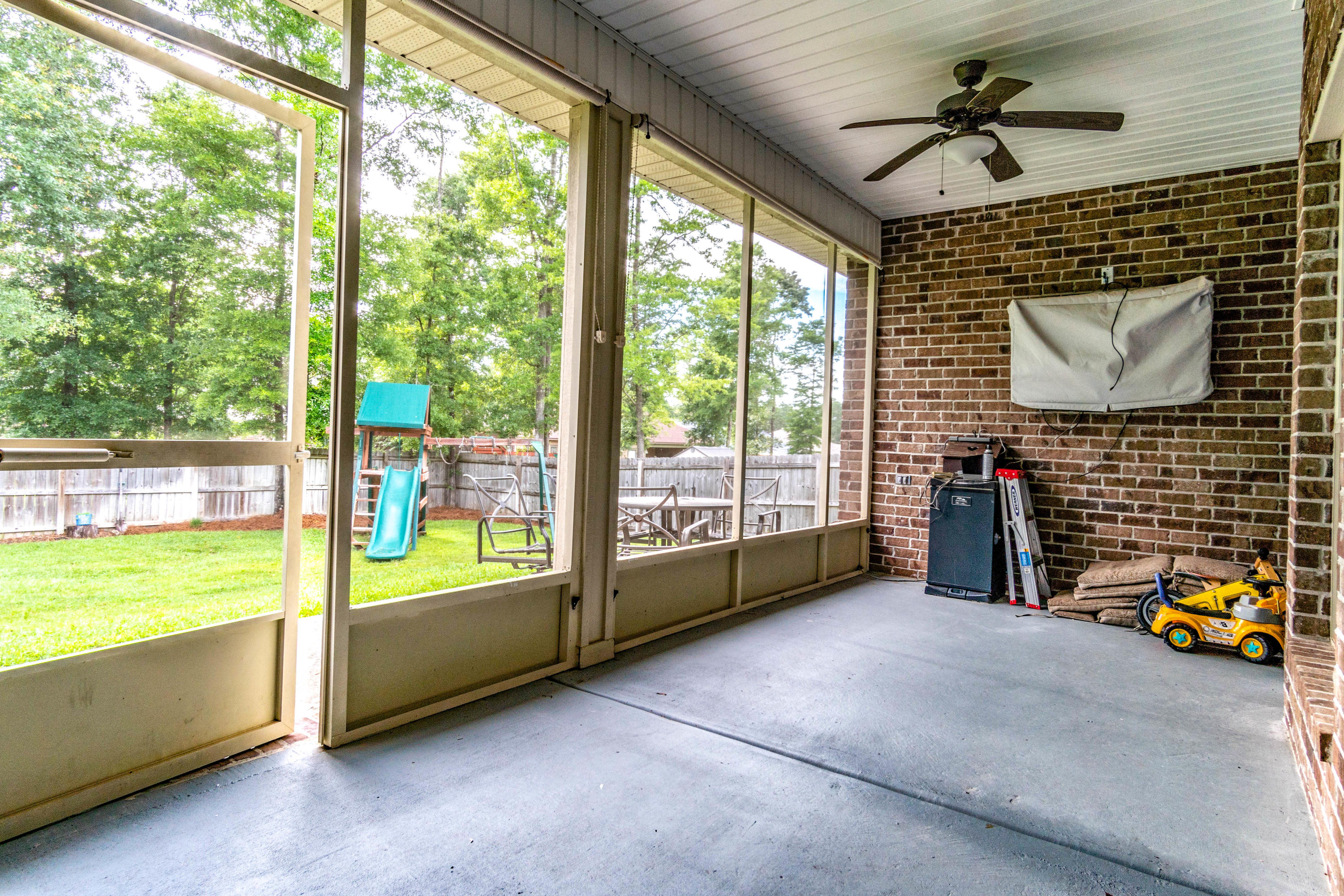 ZACHARY ESTATES - Residential