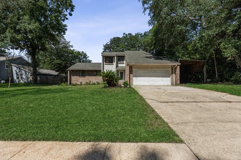 Located on a beautiful street in the heart of Niceville, this home has lots to offer. Newly updated kitchen boast stainless appliances, tile backsplash, new countertops and white cabinets. Fabulous Florida room is heated and cooled with lots of windows looking out to the spacious backyard. Two bedrooms on the first floor and the master suite is on the second floor with a loft office area. There's lots of storage space, each bedroom has a walk-in closet. There is a shed out back and a large deck for entertaining. Don't miss your oppurtunity call to see this lovely home! **Credit for new roof will be given with an acceptable offer**