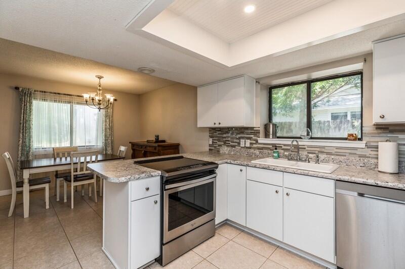 MAGNOLIA SHORES S/D - Residential