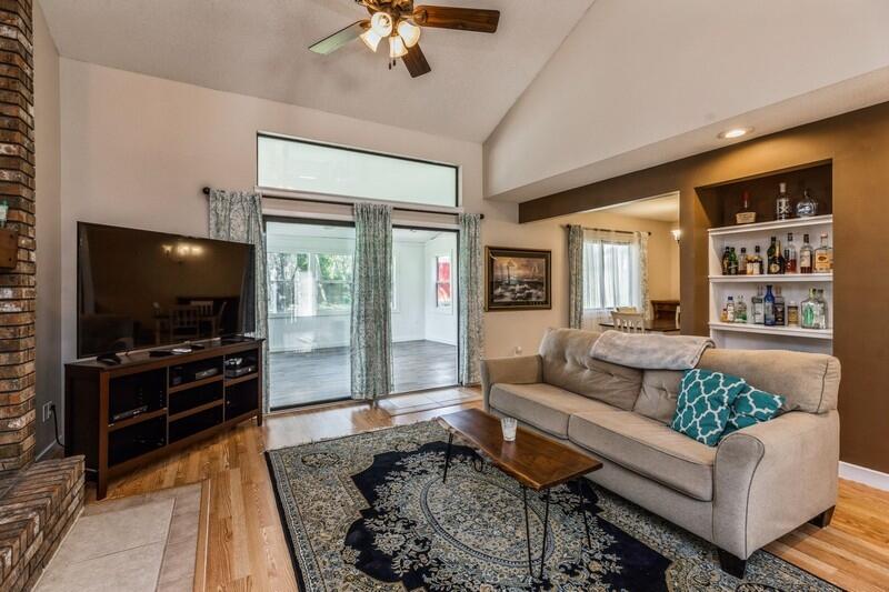 MAGNOLIA SHORES S/D - Residential