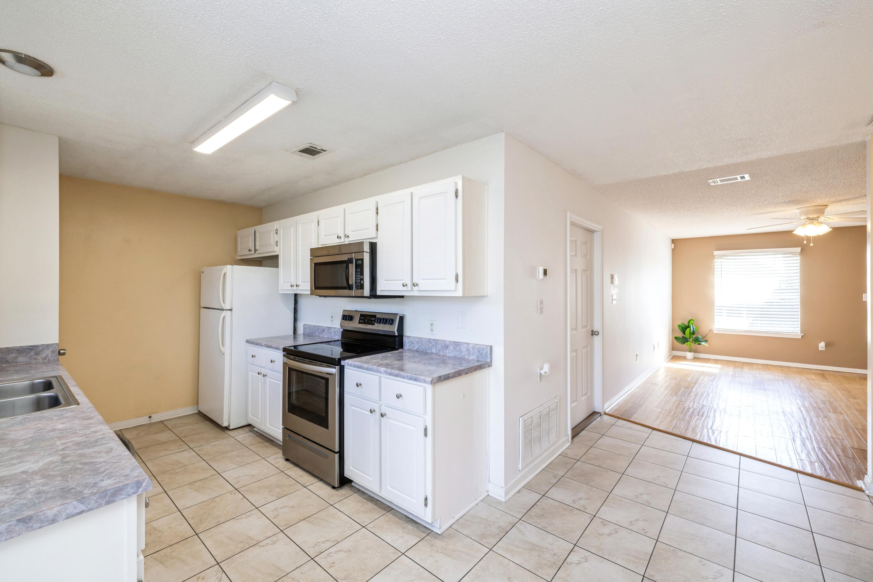 BENT TREE S/D LOT 15 BLK A - Residential