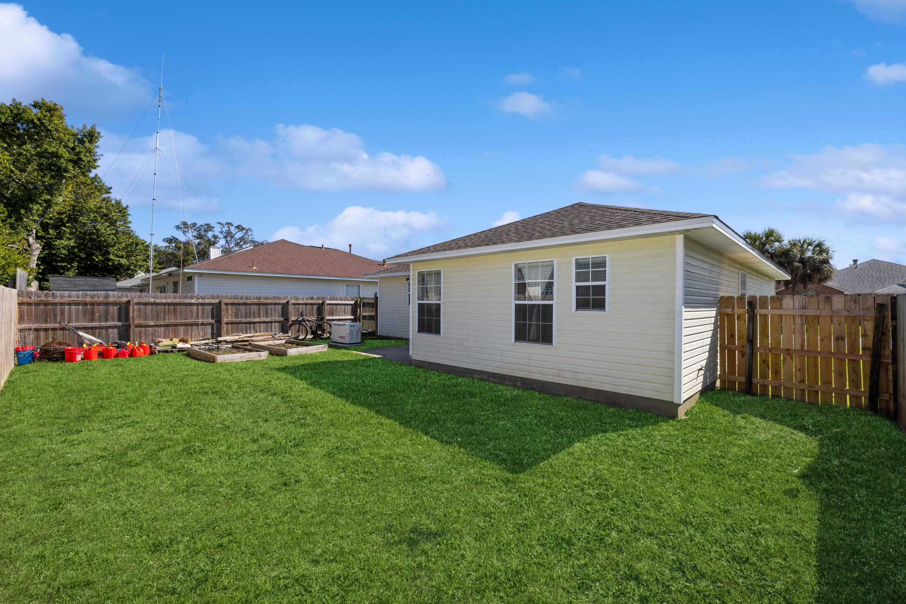 BENT TREE S/D LOT 15 BLK A - Residential