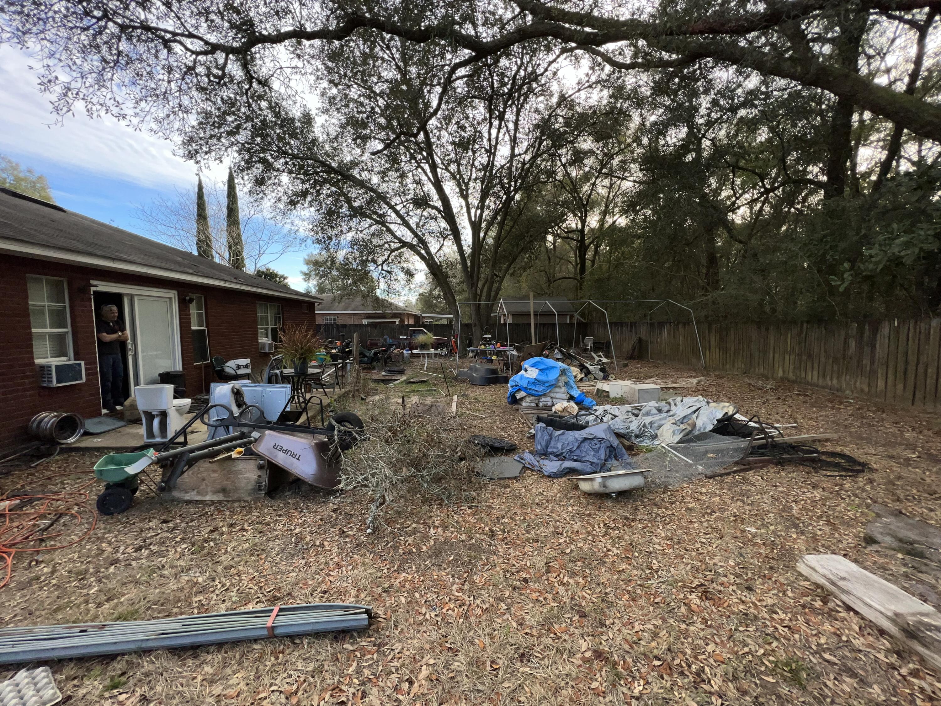 GOLDEN OAKS - Residential