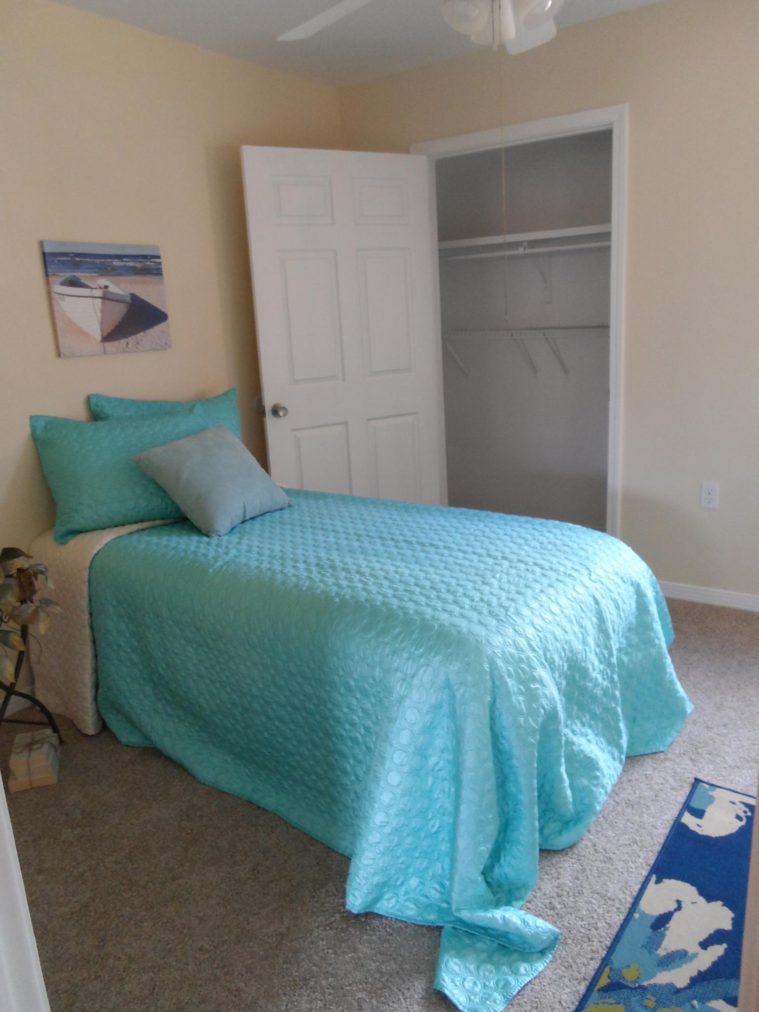 PINE MEADOWS 2ND ADDN LOT 22 BLK F - Residential